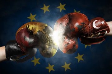Turkse en Europese bokshandschoen